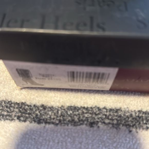 Groovy Baby - Boxed Just the Right Shoe-Raine Originals - Picture 3 of 8